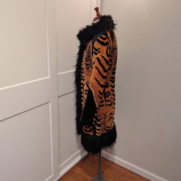RARE Vivienne Tam Vintage Size 0 Tibetan Tiger Faux Fur Trim Tapestry Coat Wow! - Picture 3 of 5